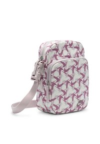 Torba Nike z geometrycznym różowym wzorem na białym tle, wykonana z trwałego materiału, z zamkiem błyskawicznym i regulowanym paskiem.