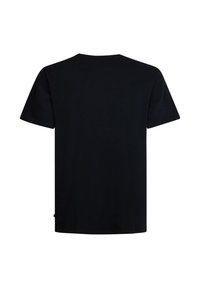 Camiseta negra de manga corta con cuello redondo, fabricada en suave algodón, que presenta una textura lisa y un corte holgado.