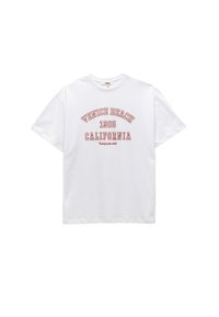 Camiseta de algodón blanca con texto rojo que dice "VENICE BEACH 1905 CALIFORNIA" en un diseño curvado. Manga corta, cuello redondo.