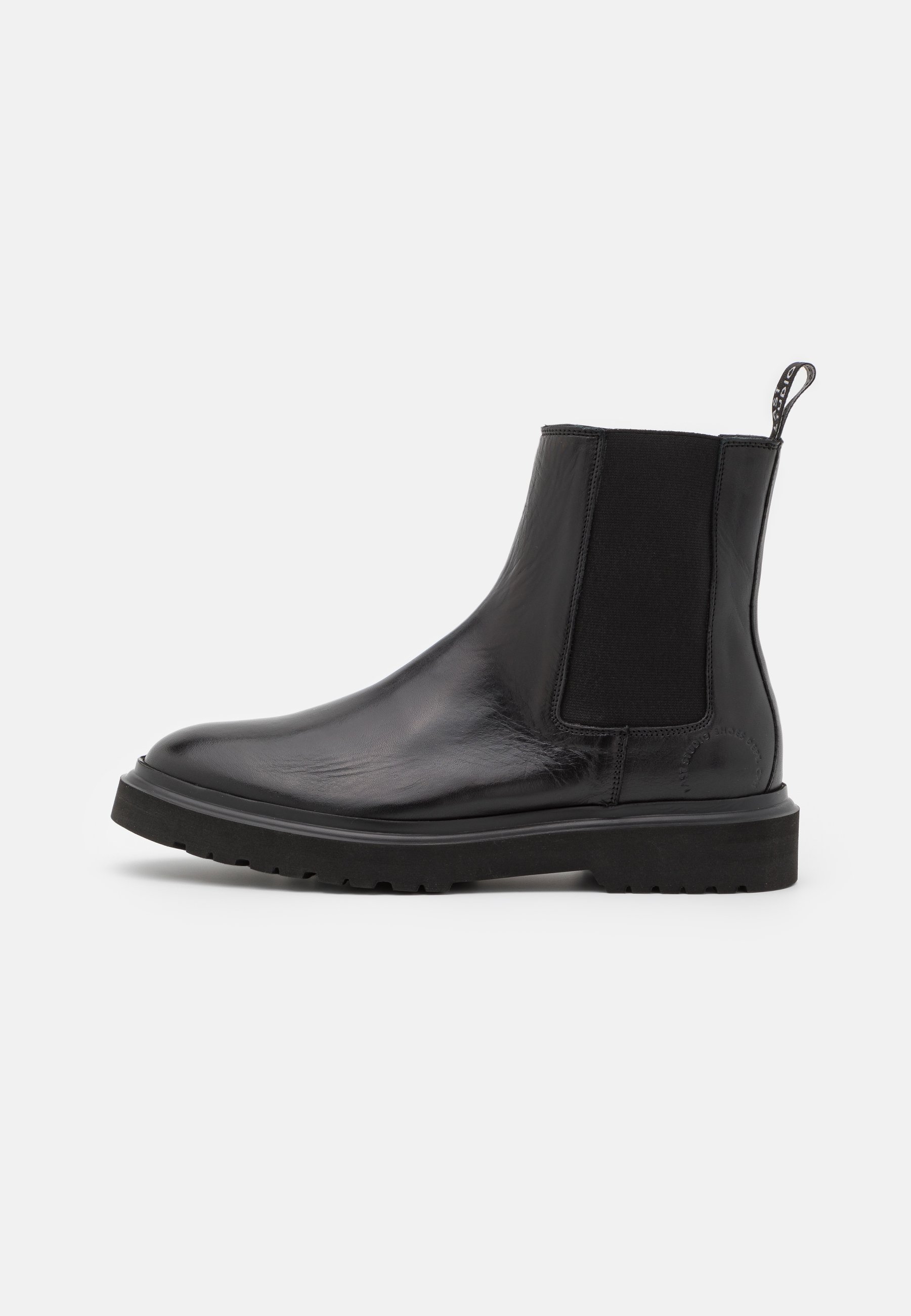 studio chelsea boots