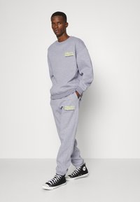 Endless Nights UNIFORM ESSENTIALS LOGO  - Camisola - sport grey