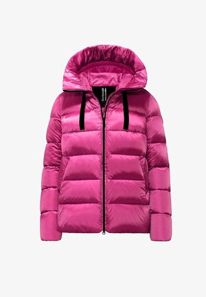 Gevoerde jas in felroze met een glanzende afwerking, met een capuchon en zwarte ritsen en koorden, in een boxy vorm en met een gestikte structuur.