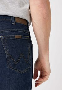 Wrangler Jeans bootcut - blau