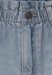 Levi's® HIGH RISE SCRUNCHIE - Farkkushortsit - light pebble