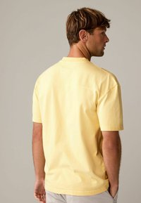 Next HEAVYWEIGHT - Tricou basic - yellow garment dye