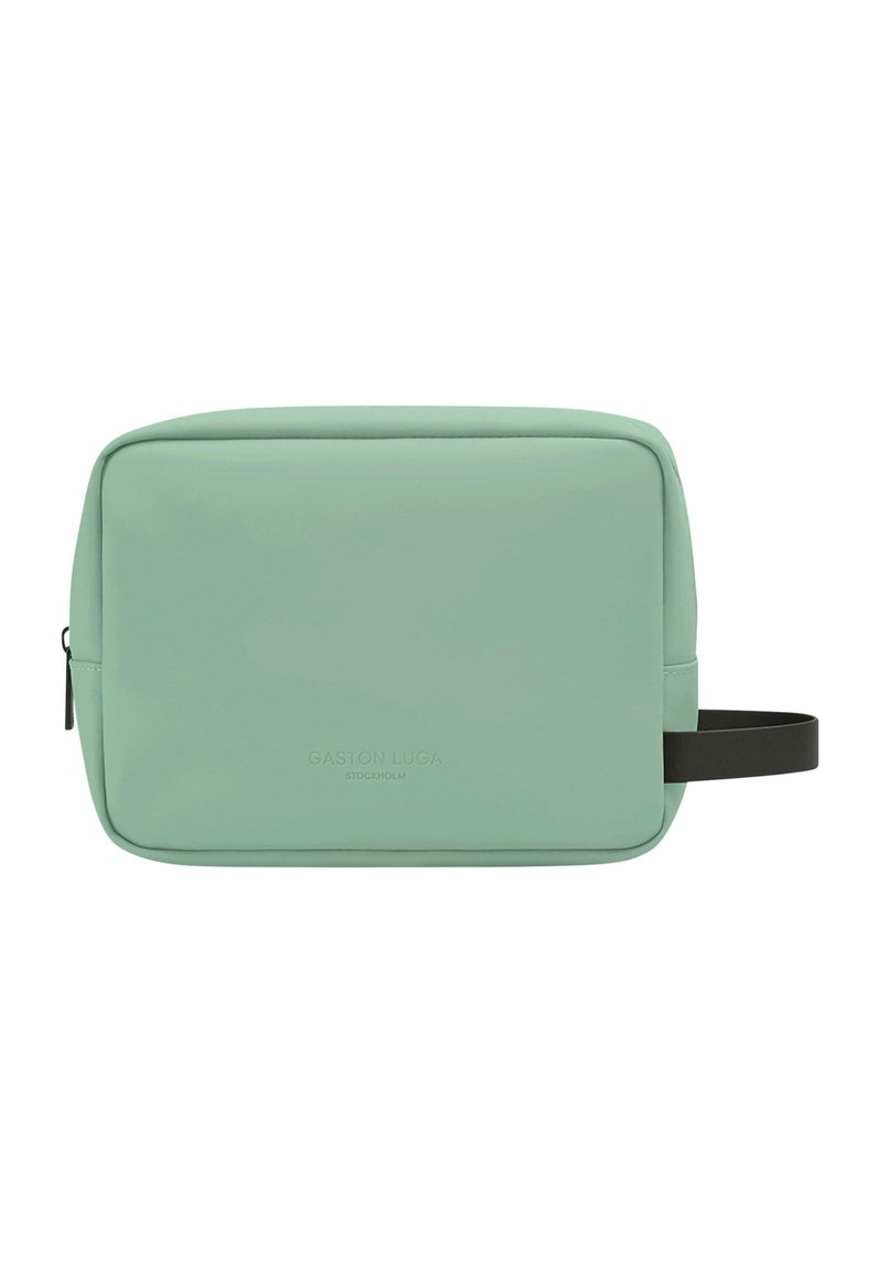 Pouch rettangolare verde menta realizzata in materiale liscio con una tracolla nera e logo impresso sul davanti. Chiusura con zip in cima.