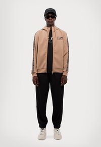 EA7 Emporio Armani FELPA - Jersey con capucha - portabella