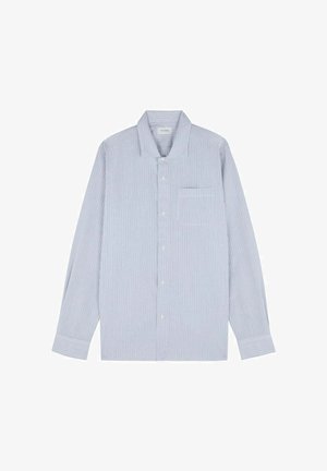 Hellblau gestreiftes Langarmhemd mit Button-Down-Kragen, Brusttasche und vertikalen Nadelstreifen. Hergestellt aus einem weichen Stoff.