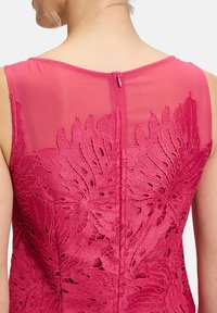 Vera Mont - Sukienka koktajlowa