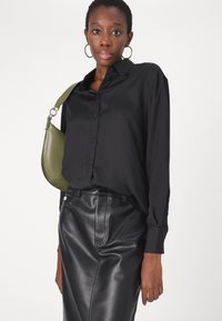 Calvin Klein RELAXED SHIRT - Užsagstoma palaidinė - black