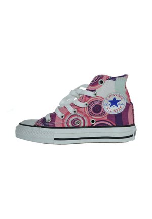 Sneaker Converse All Star alte con lacci e suola bianchi, con motivi circolari rosa, viola e rossi sulla tomaia in tessuto.