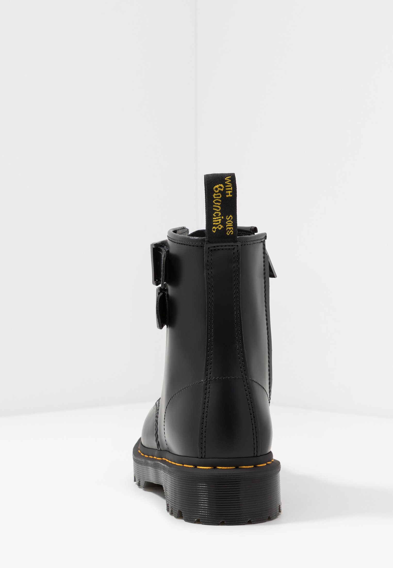 dr martens 1460 alt