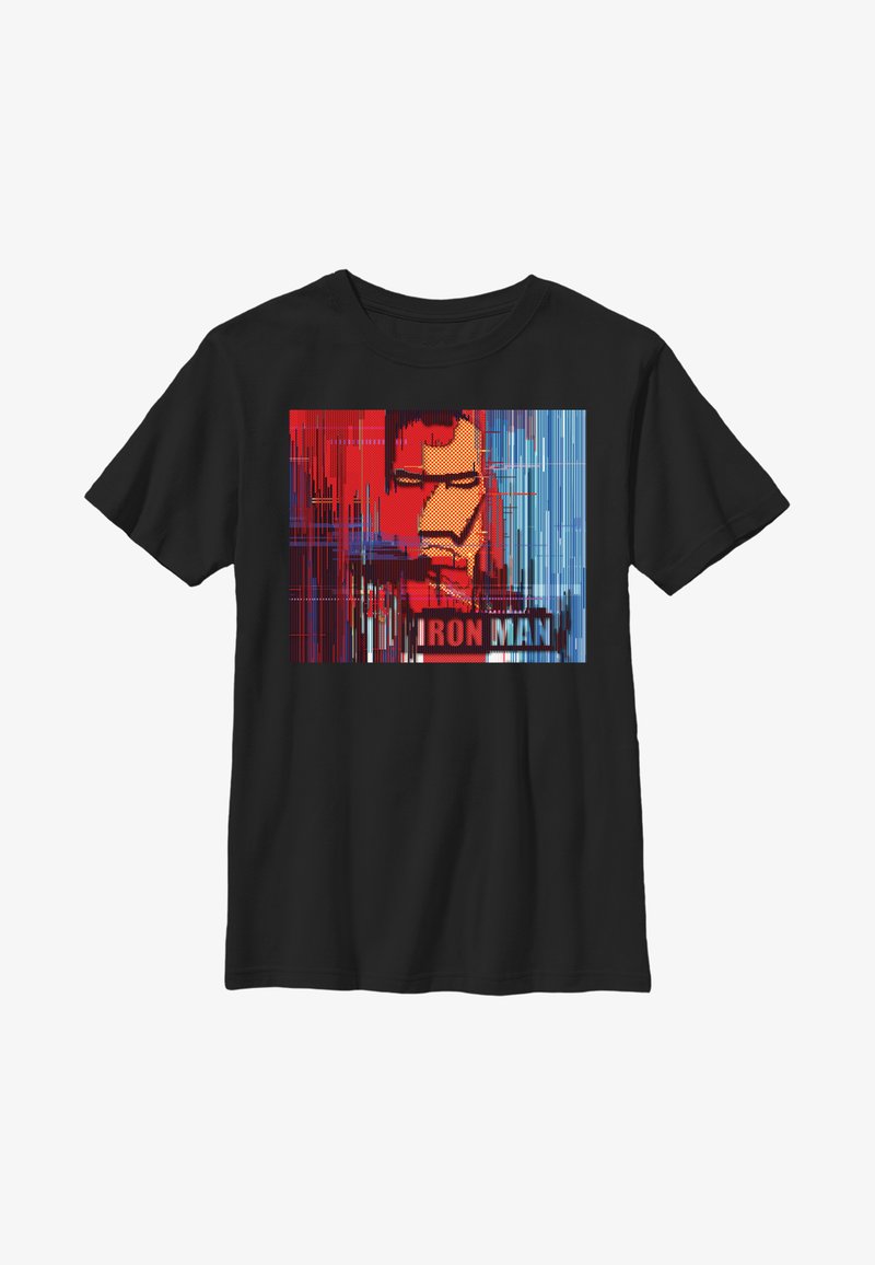 Černé tričko s pixelovanou grafikou Iron Mana v červené, oranžové a modré barvě s textem "IRON MAN" na spodní straně. Krátké rukávy a kulatý výstřih.