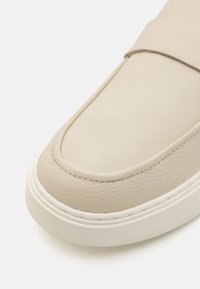 Calvin Klein Trainers - turtle dove