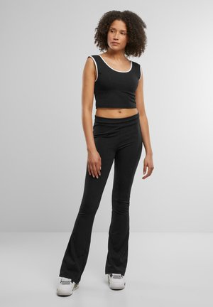 CONTRAST CROPPED - Top - black white white black