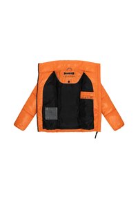 Oranje pufferjack met een zwarte binnenkant, voorzien van een voorrits, meerdere binnenzakken en een ontwerp met hoge kraag.