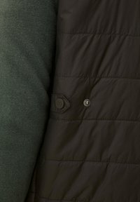 Oscar Jacobson PADDED - Weste - rosciola green