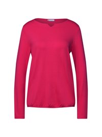 Maglietta a maniche lunghe di un rosa brillante, realizzata in tessuto morbido, con un colletto rotondo e un sottile taglio a V, e orlo arricciato.
