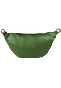 Sac en cuir vert de forme semi-circulaire, avec une surface texturée et des accents en métal argenté de chaque côté.