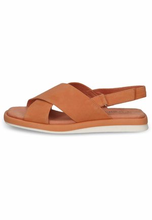 Tan leren sandaal met kruislings banden, een gevoerd voetbed en een witte rubberen zool. Voorzien van een slingbackband voor een veilige pasvorm.