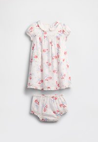 Vestido floral e calções combinando em tecido macio e leve; fundo branco com flores vermelhas e azuis; mangas com folhos; detalhes no colarinho.
