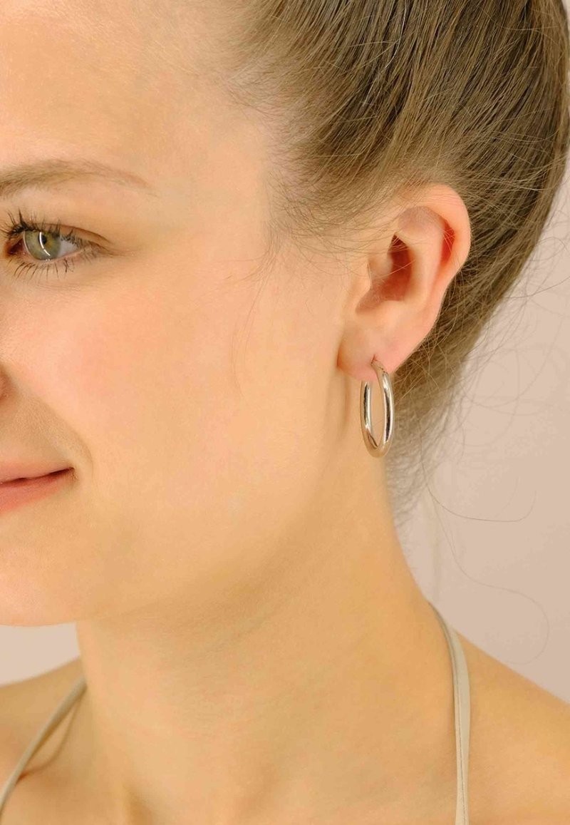 MUAU Schmuck CREOLEN RUNDDRAHT 26X3MM - Boucles d'oreilles - weißgoldfarben