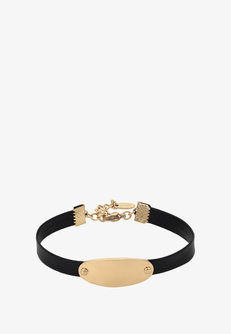 Černý kožený choker náhrdelník s leštěnou zlatou oválnou destičkou uprostřed a zlatým zapínáním s nastavitelnými řetízkovými články.