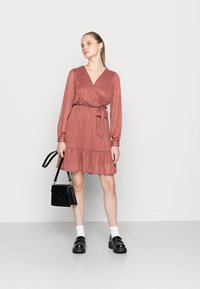 ONLY ONLMARCELA WRAP DRESS - Vestido de dia - apple buttergold