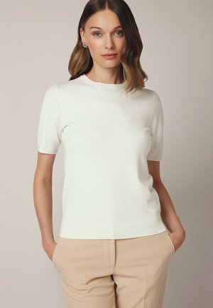 - T-shirt basic