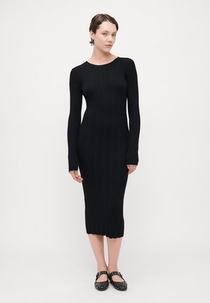 VMNINA O NECK CALF - Etuikjole - black/birch