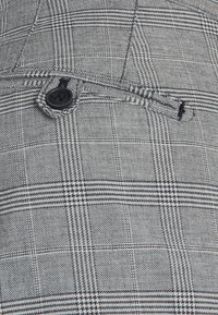 DRYKORN Broek - grey