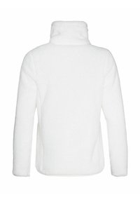 Pullover bianco in pile con colletto alto, materiale testurizzato e morbido, maniche lunghe e orlo leggermente curvato.