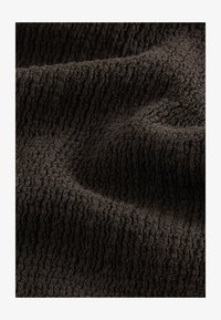 Sélectionné, chocolate brown