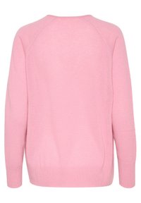 Roze pleteni pulover s okruglim izrezom, dugim rukavima i rebrastim donjim rubom. Pruža mekanu teksturu i bešavnu raglan konstrukciju. Prikazan je stražnji dio.
