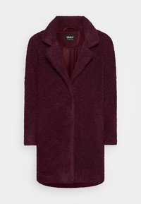 Burgundy plysjakke med klapskilt krave, lange ærmer og en tekstureret overflade. Fôret indre, ingen knapper eller udsmykninger.
