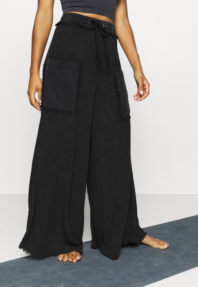 SURE THING PANT - Pantalones deportivos - black