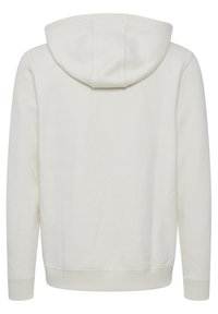 Hvit hettegenser, mykt stoff, lange ermer, ribbestrikkede mansjetter og hem, enkelt design, minimal søm, glatt tekstur, ingen synlige logoer.