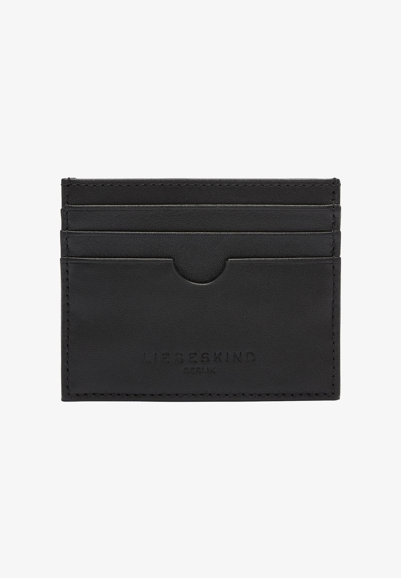 Porte-cartes en cuir noir avec quatre fentes pour cartes, un compartiment central et un logo embossé à l'avant. Texture lisse avec des lignes épurées.