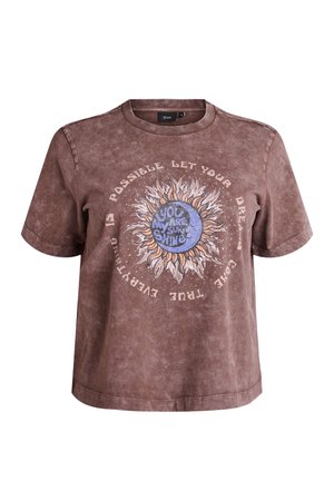 Smeđa kratka majica s kratkim rukavima s grafikom sunca i mjeseca te tekstom "Ti si moje sunce" i kružnim motivacijskim citatom oko nje.