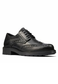 Chaussure oxford en cuir noir avec des détails perforés, bout rond, design à lacets et semelle en caoutchouc texturé. Fini lisse avec une construction robuste.