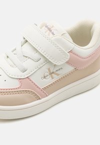 Calvin Klein Jeans HARING UNISEX - Sportbačiai - beige/off white/pink