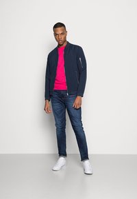 Nike Sportswear CLUB TEE - T-shirt básica - rush pink