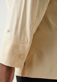 Tommy Hilfiger Curve V NECK - Túnica - country ivory