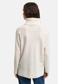 GANT DETAIL ROLLNECK - Jumper - cream