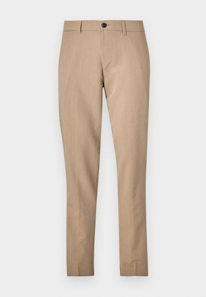 Pantalones beige ajustados de un tejido suave, con cierre de botón, trabillas para el cinturón y un diseño ajustado con pierna recta.