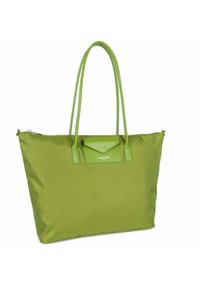 Sac fourre-tout vert en nylon, doté d'accents en cuir, d'une fermeture zippée et de deux longues anses. Comprend une poche glissière texturée à l'avant.