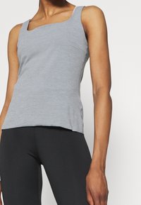 Nike Performance Sports T-shirts - mottled grey