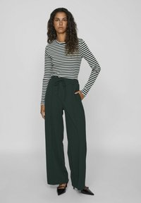 VILA VICLUA HW WIDE NOOS - Pantalones - scarab