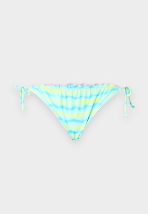 Μπλε και κίτρινο μπικίνι με tie-dye, με ρυθμιζόμενους δεσίμους στα πλαϊνά και βολάν επάνω άκρο, σε απλό ανοιχτό φόντο.