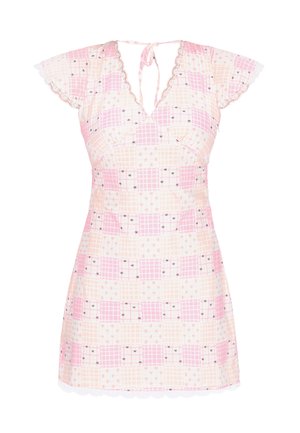 Lyhyt, vaaleanpunavalkoruudullinen mekko, jossa pieni rusetti ja kukkakuvioita, V-kaula-aukko, lyhyet hihat ja solmittava nauha takana kaula-aukon kohdalla.